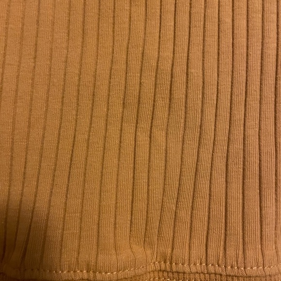 Mustard yellow sleeveless crop top - Picture 5 of 5